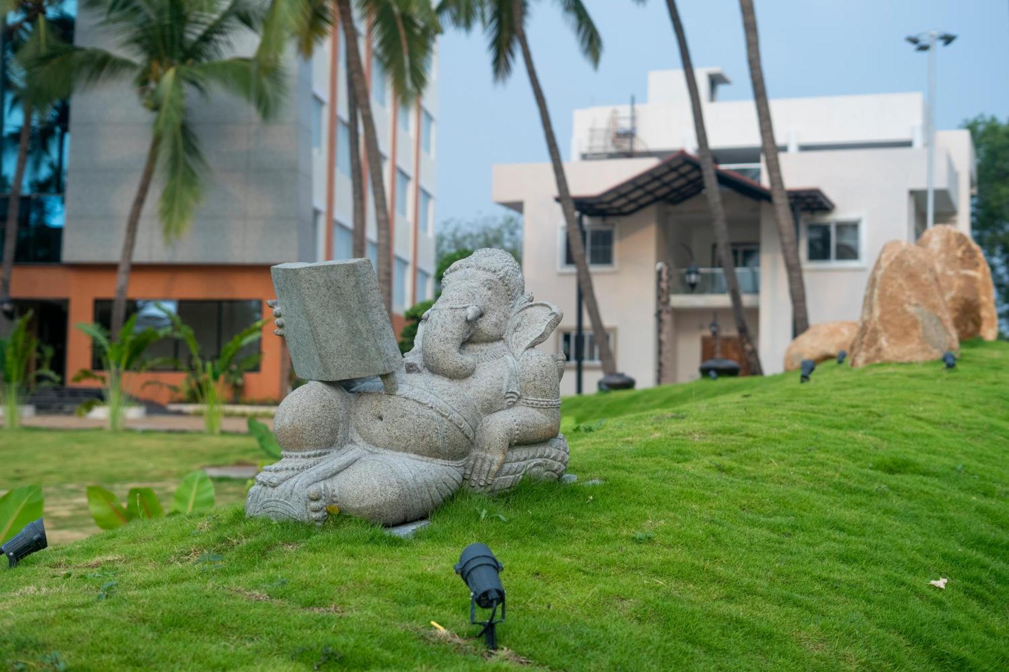 Serene Resort Hyderabad Shamshabad Exteriör bild